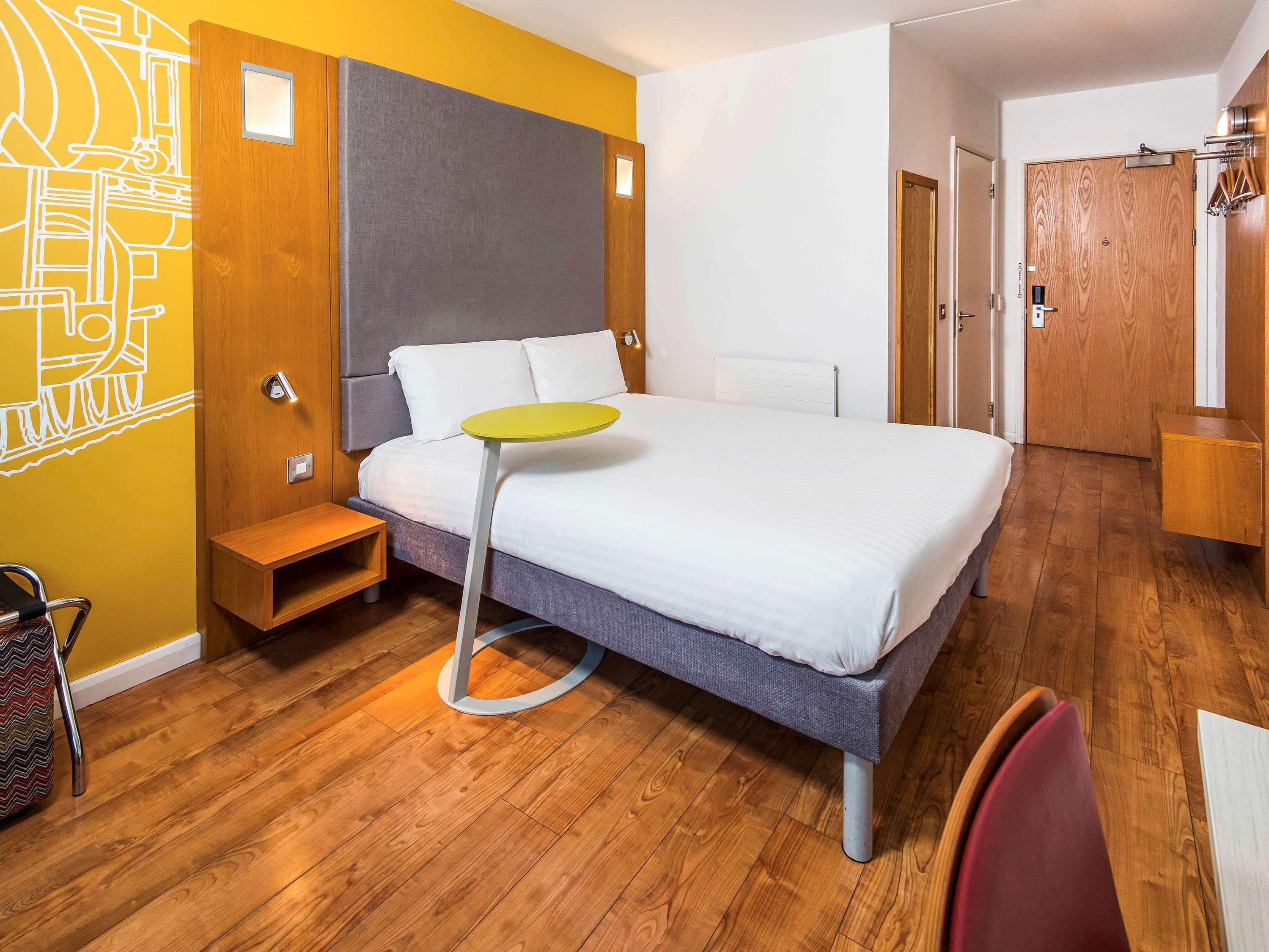 Ibis Styles Crewe Hotel Exterior photo