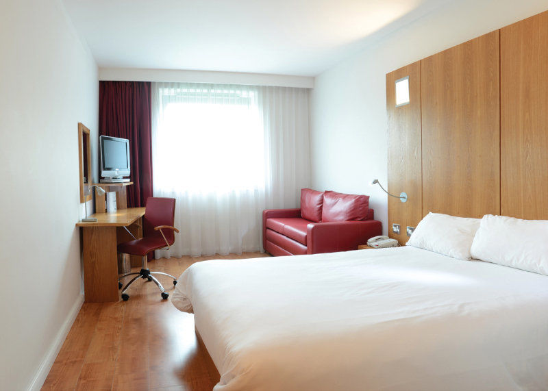 Ibis Styles Crewe Hotel Exterior photo